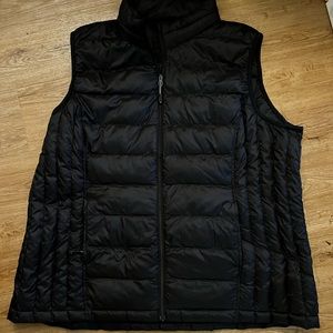 32 degree puffy vest, color black, size XXL, great condition